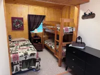 Peaceful Lakefront Cabin at Woodslands on the Lake with Shared Beachfront