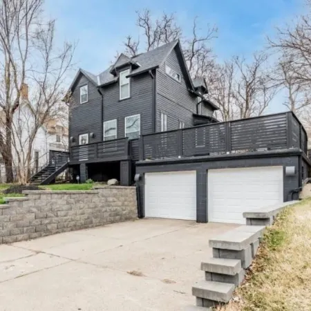 Gorgeous Midtown 3 Bedroom Home