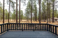 Williams Pines TrainStation Home Hotels in Parks