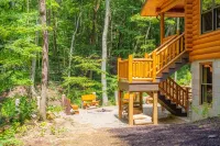 Creek Song Cabin 3 bedroom, sleeps 6, hot tub Hotels in Wayne Township