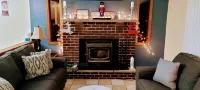 The Cub house,Gameroom,Fireplace, Firepit, largescreen TV.