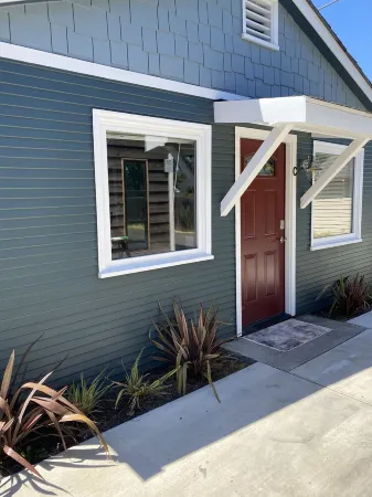 East Main Downtown Bungalow