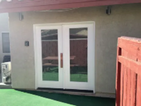 Bright Modern Apartment