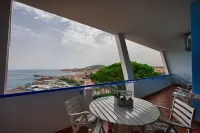 A terrace overlooking the gulf. Stylishly furnished apartment for relaxing days.