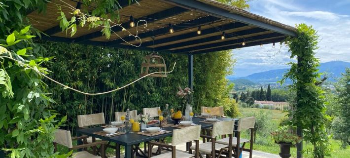 VILLA CARNICELLI eco-friendly,sustainable, 450m² (4,850ft²),private pool, design Hotels in Capannori