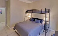 Cozy 2 bedroom 2 bath condo located minutes from the beach and business district