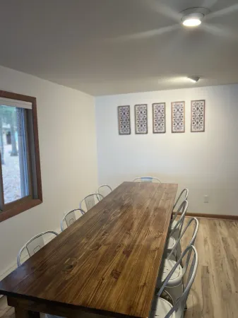 Lake life at its finest with nearby outdoor adventures! Hunters and ORV welcome! Отели в г. Пикок Тауншип