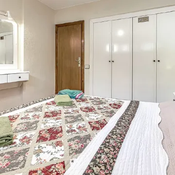 1 bdr apartment with heated pool, close to the beach, Complex Garden City