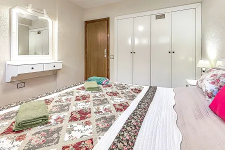 1 bdr apartment with heated pool, close to the beach, Complex Garden City