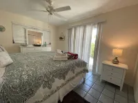 Walk to Siesta Key Beach & Village – Cozy 2Br , 1BA First Floor