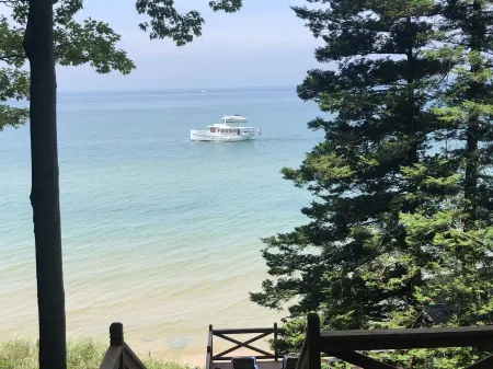 Saugatuck Family Beach Cottage and Cabana Отели в г. Дуглас