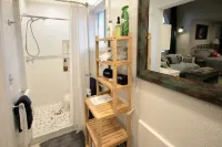 Sparkling Clean, Private & Quiet! Amazing Ocean Views [7]