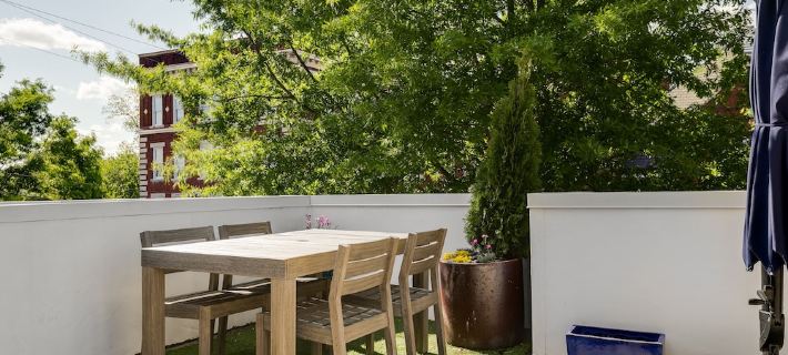 Elegant 3-Bedroom Home with Stunning Rooftop Deck & Dining Area Ξενοδοχεία στην πόλη Richmond