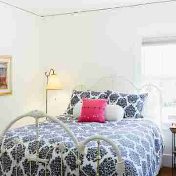 The Down Town House - Charming Bungalow In San Luis Obispo - Private parking! Rooms