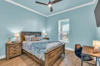 Views from 2 decks - 1000ft to the sand - HUGE deck with bar, views and games