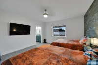 The Jolly Rancher, Luxury Furnishings, Jet Tub, Fenced Yard, Corporate and Vaca Hotels near Rock Creek Park
