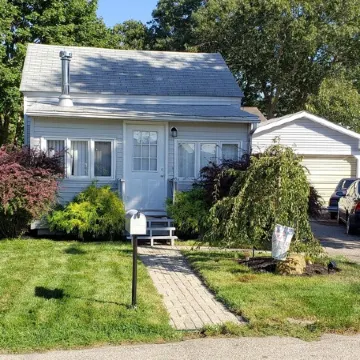 Cozy cottage in  Warwick's West Bay