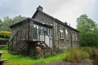 Weirside Bunkhouse is situated in the beautiful Langdale valley at Chapel Stile.