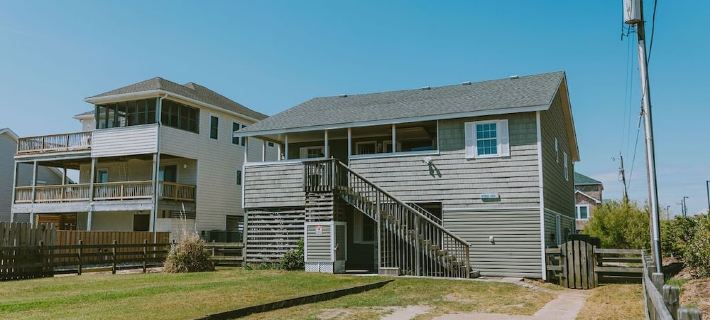 Dog-Friendly Obx Saltbox, Walk to Beach, Walk-in Showers Hotele w: Kill Devil Hills