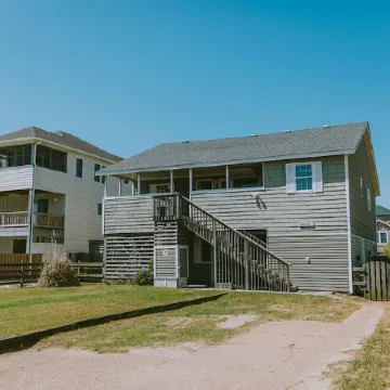 Obx Saltbox Retreat, Dog Friendly, Walk-in Showers & Decks