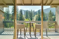 Vintage Golf Course View Condo Near Mt. Hood/Skiing - Wood Fireplace Hotels in Welches