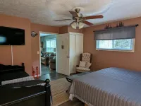 Trail Riders Retreat! Hatfield McCoy Trails. Private Pool. Loads of Parking! Hotels in Tug Hardee