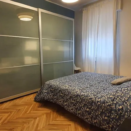 Complete apartment adjacent to historic center