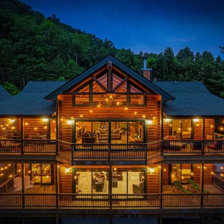 Luxury Cabin with Epic Mountain Views • Hot Tub • 10 Min to Cades Cove