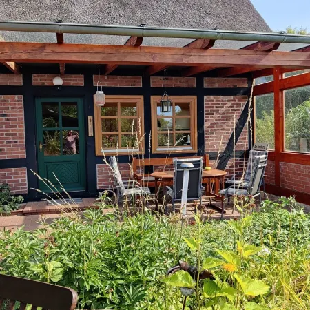 Romantische Reetgedeckte Bauernhaushälfte in Alt Rehse