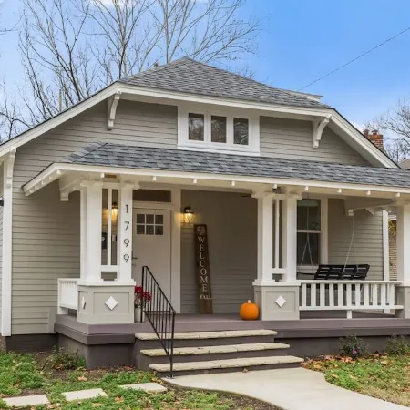 Luxurious + Spacious 3 BR In Midtown, LARGE backyard, Near food+Bar