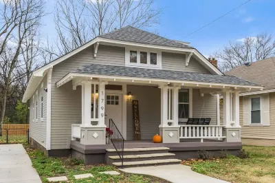 Luxurious + Spacious 3 BR In Midtown, LARGE backyard, Near food+Bar Hotels near Memphis Sound Lab