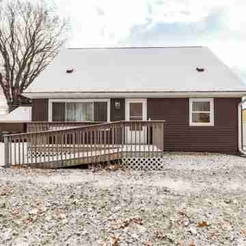 Quaint Home 2 miles from Mayo Handicap Accessible Hotel Exterior