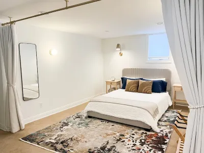 Lower East Side - 3 bed, 2 bathroom, 2 private parking spots