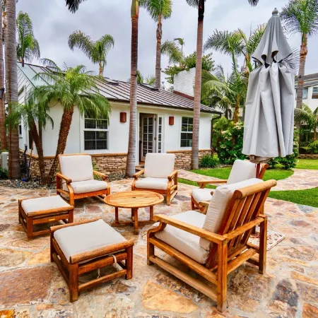 Tropical Palms Plantation Beach Cottage - Historic Encinitas Walking District
