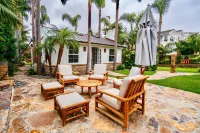 Tropical Palms Plantation Beach Cottage - Historic Encinitas Walking District