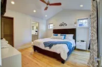 Olde Town Oasis: Pet-Friendly Luxury Just Two Blocks from Olde Town