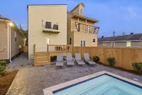 Remarkable Superdome Group Home w/Heated Pool, Parking, Patio, 8 Beds & 5 Baths