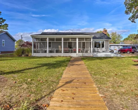 RivahMojo on Mill Creek-just off RappahannockRiver โรงแรมในMiddlesex County