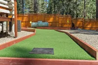 Large 3BR/2BA Family Home. Mini Golf Course. Amazing Gaming Room.