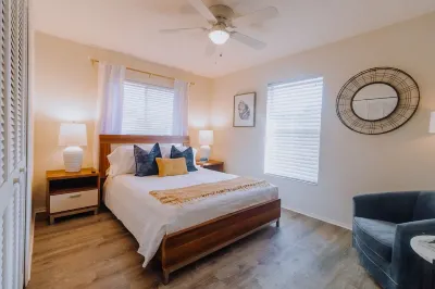 Villa Capri, 1/2mi to EsteroBay & Coconut Point ☀ Pet friendly✔ Hotels near Lover's Key State Park beach