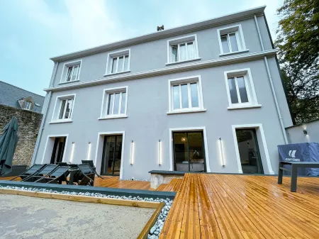 Luxury apartment with garden in the old town! Отели рядом с достопримечательностью «Chateau Musee»