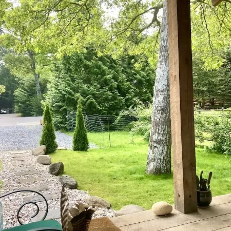 Cozy New TimberFrame Vineyard Haven!