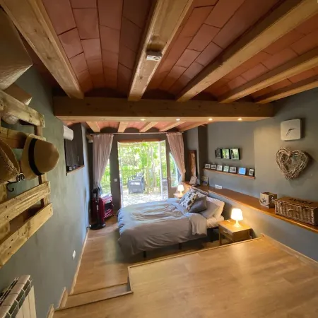 Beautiful studio/apartment with air conditioning and use of pool.