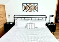 New to VRBO Cozy Sugar Hill Cabin 2 min to the slopes