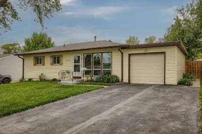 Hamilton in heart of Omaha! Multi family and group friendly! The perfect space!! Hotel dekat Bellevue University Lozier Professional Center