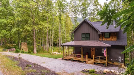 Hot Tub, 2 Kings, by Waterfalls, Skiing and Hiking