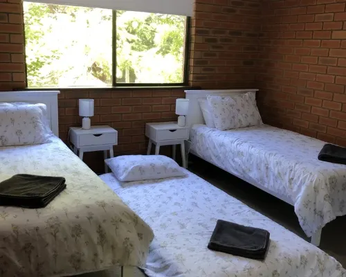 Family friendly apartment 5 min drive to Canberra City Hotels in Griffith