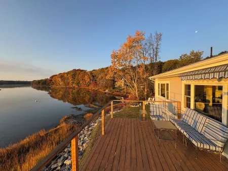 Maine Waterfront Cottage: Nestled on an acre of land, with 500ft of shore front