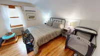 Turquoise Squirrel 27 : Lodge - walking distance to all amenities.