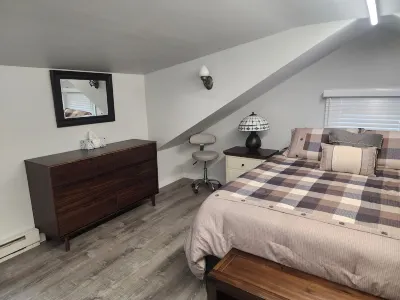 Guest house walking distance from historic downtown Littleton